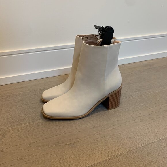 Time and Tru Shoes - Beige ankle boots